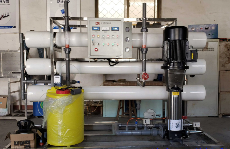 1-10噸小型<a href=http://www.gxyahoo.cn/fstcjssb/ target=_blank class=infotextkey>反滲透凈水設備</a>